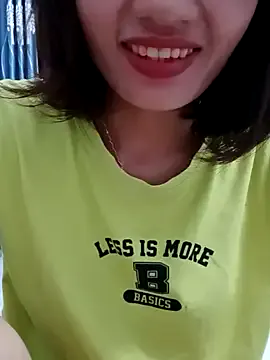 Hinna_x streaming on Webcambliss